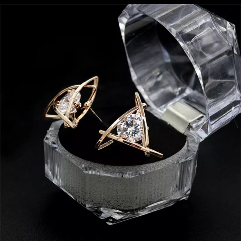 NEW 18k gold plated diamond earrings - Picture 1 of 4